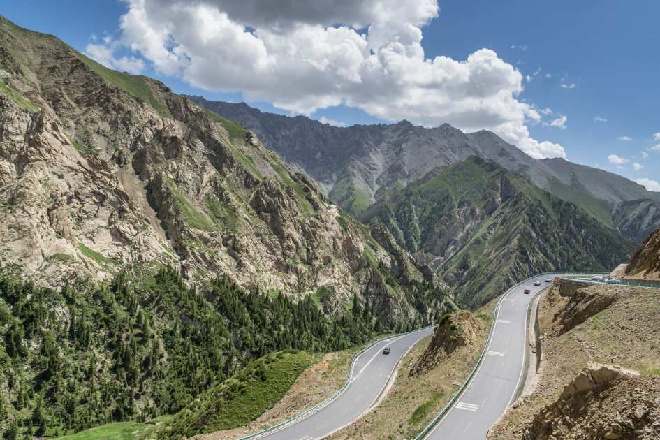 獨庫公路-穿越最美天山公路–獨庫公路中段+北段