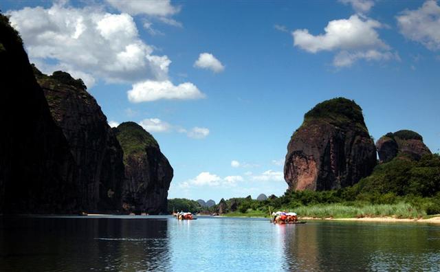 龍虎山(上清古鎮、天師府、船遊仙水岩、懸棺表演)