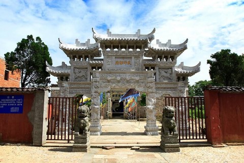 龍虎山(上清古鎮、天師府、船遊仙水岩、懸棺表演)