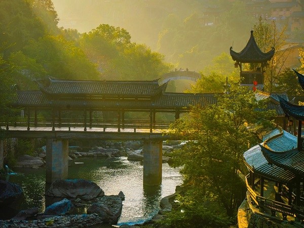 望仙谷-望仙谷(懸崖小鎮夜景)
