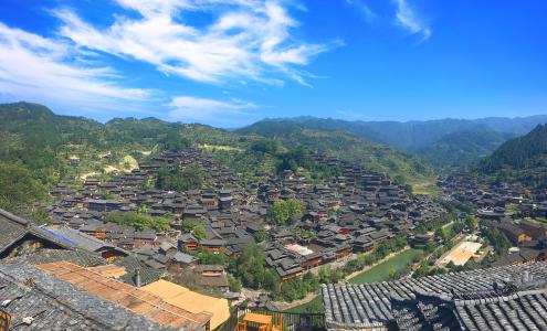 西江千户苗寨-全世界最大的苗族聚居村寨