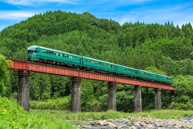 特急由布院之森列車(由布院++日田；約1小時)