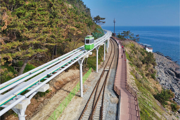 海雲台藍線公園(膠囊列車)-天空膠囊列車(尾浦++青沙浦；車程約30分鐘)
