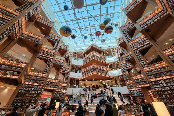 網紅IG打卡熱點－星空圖書館2.0