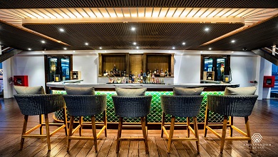 OUTDOOR BAR