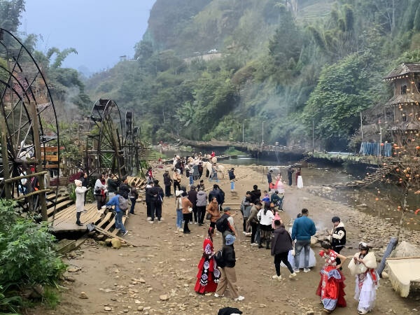 吉吉村(接駁車+民族服飾體驗)